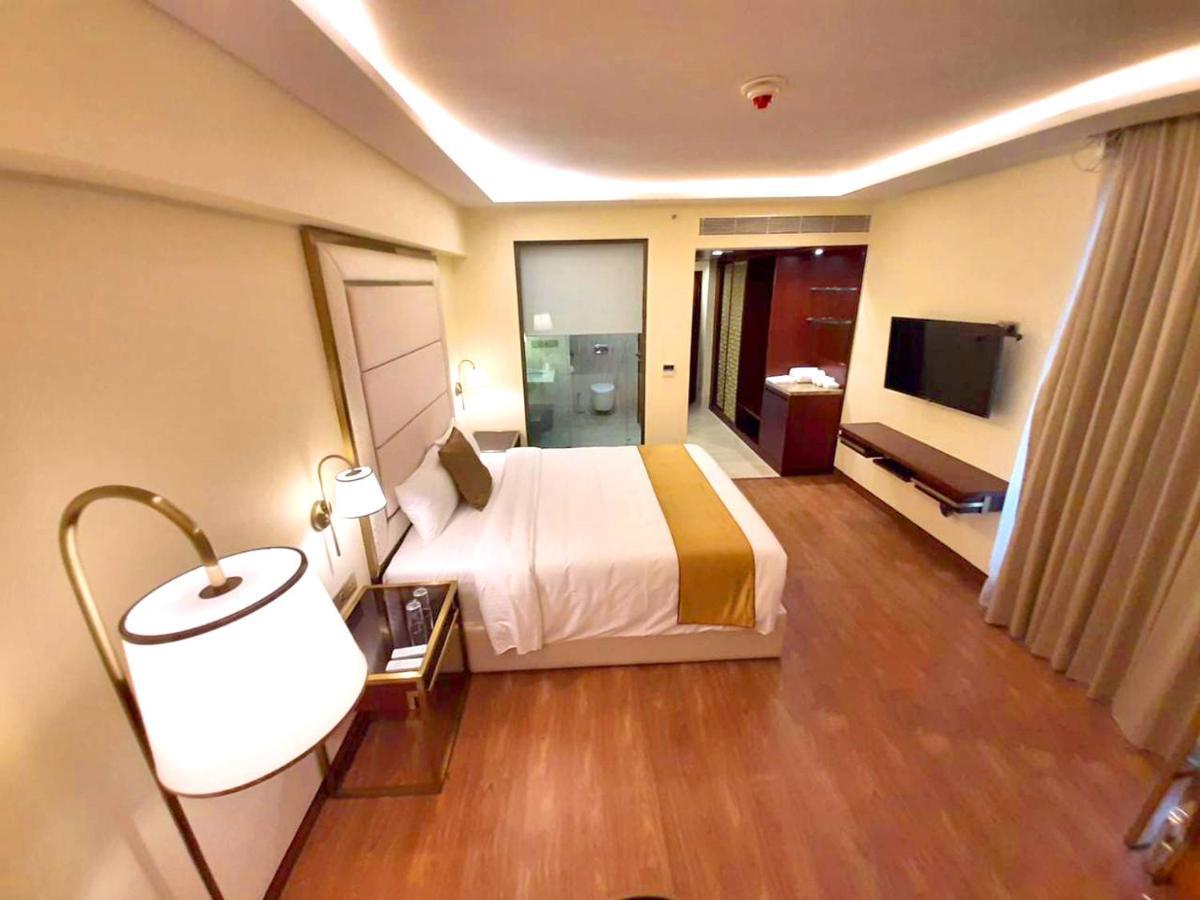 Kay-Em Spectra Hotel Chennai Exterior photo